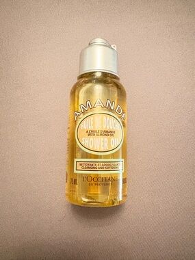 L'Occitane Amande Almond Shower Oil - Golden Yellow